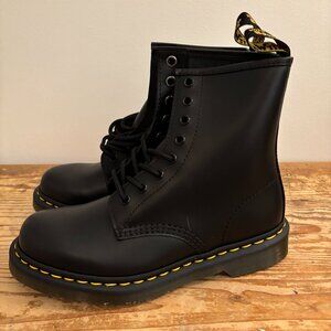 NWT Dr. Martens 1460 WOMEN'S - BRAND NEW Womens Size 7